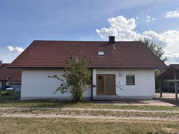 Immobilie in Hirrlingen - Ein Zuhause mit Zukunft - Einfamilienhaus mit Ausbaupotenzial und Ortsrandlage! - Bild 1
