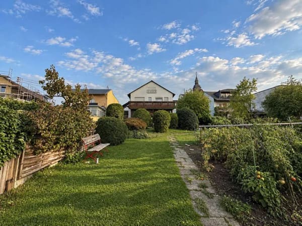 Immobilie in Rüdesheim am Rhein - Großes freistehendes Einfamilienhaus mit Fernblick + traumhaftem weiter bebaubarem Grundstück - Bild 1