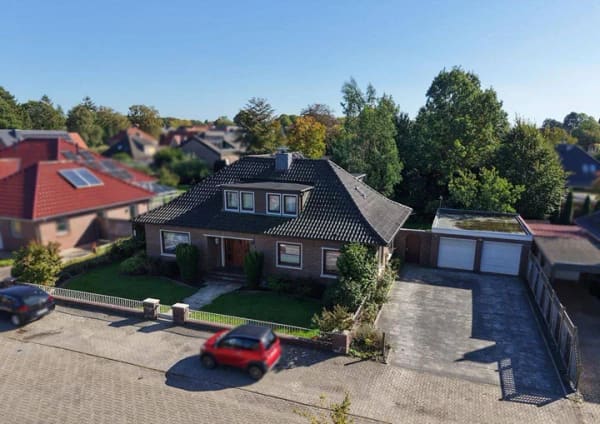 Immobilie in Hage - Großzügiges Wohnhaus mit 10 Zimmern, Garten und vielfältigen Nutzungsperspektiven in bevorzugter Lage von Hage - Bild 3