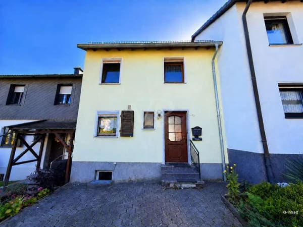 Immobilie in Plettenberg - Reihenmittelhaus mit Südgarten und Potenzial zur individuellen Gestaltung - Bild 1