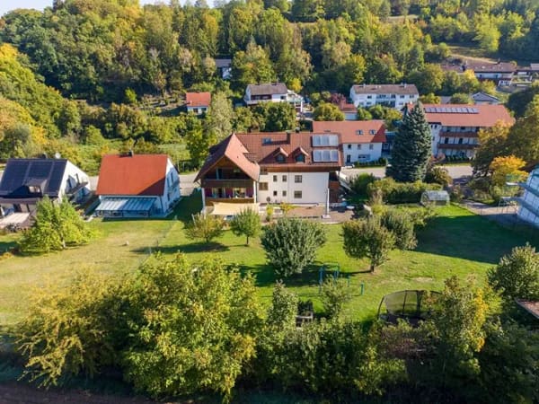 Immobilie in Bad Abbach - Attraktive Kapitalanlage mit ca. 7,4 % Rendite - inkl. großem Grundstück mit Neubaupotenzial! - Bild 2