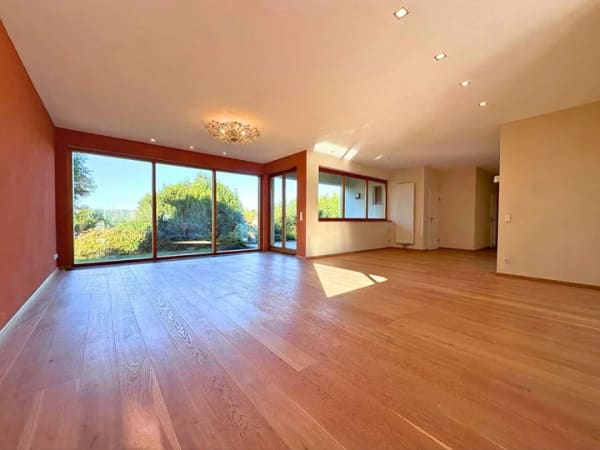 Immobilie in Struppen - Neuwertiger, barrierearmer Bungalow mit Talblick bis zur Bastei – 945 m² Grundstück bei Pirna - Bild 1