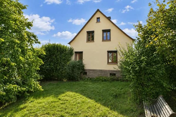 Immobilie in Schweich - Schweich: freistehendes Einfamilienhaus, Garage und großer Garten in familienfreundlichem Umfeld - Bild 2