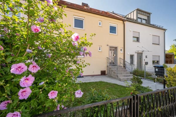 Immobilie in Dachau - AIGNER - Reihenmittelhaus mit sonnigem Garten sucht neue Ideen - Bild 0