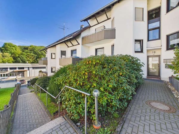 Immobilie in Hemer - Vielseitig & attraktiv: 3-Zimmer-Wohnung mit Balkon und Garage in Hemer-Ihmert - Bild 1