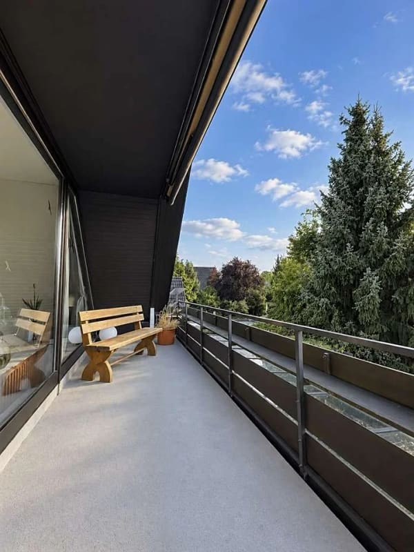 Immobilie in Oststeinbek - Großzügige DG-Wohnung mit Ausbaureserve - Bild 0