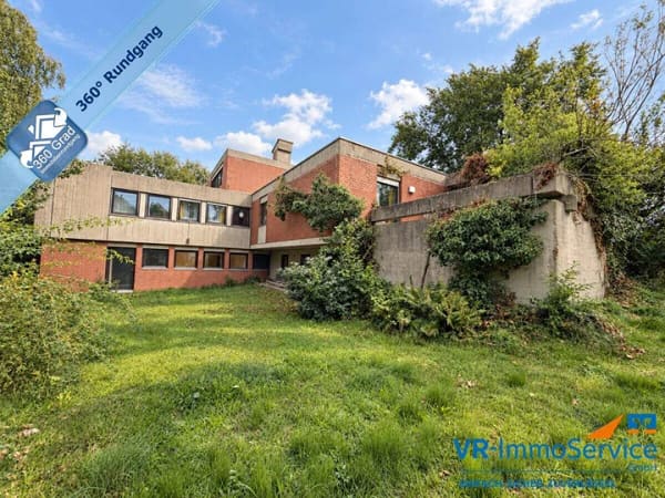 Immobilie in Abenberg - Einfamilienhaus mit außergewöhnlicher Architektur und großem Entwicklungspotenzial in Abenberg - Bild 0