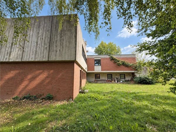 Immobilie in Abenberg - Einfamilienhaus mit außergewöhnlicher Architektur und großem Entwicklungspotenzial in Abenberg - Bild 3
