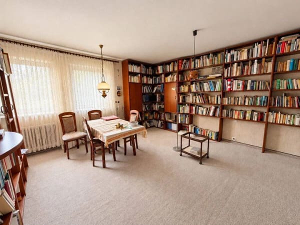 Immobilie in Abenberg - Einfamilienhaus mit außergewöhnlicher Architektur und großem Entwicklungspotenzial in Abenberg - Bild 4