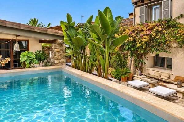 Immobilie in Probstzella - Stadthaus in Consell mit Pool und historischem Weinkeller - Bild 0