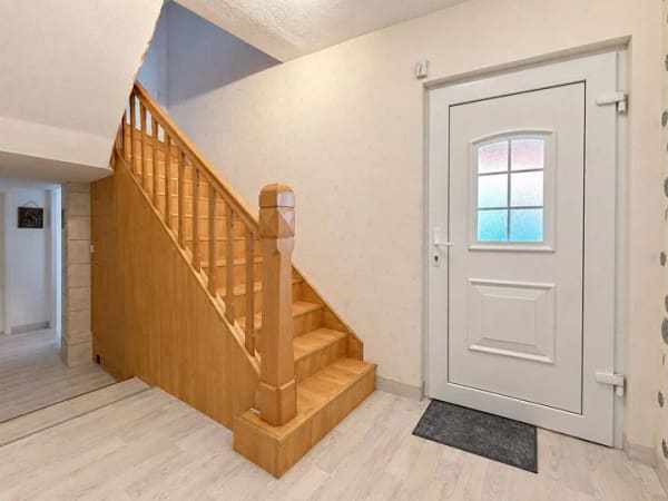 Immobilie in Niedernwöhren - Attraktives Wohnhaus in ruhiger Lage mit großem Grundstück - Bild 2