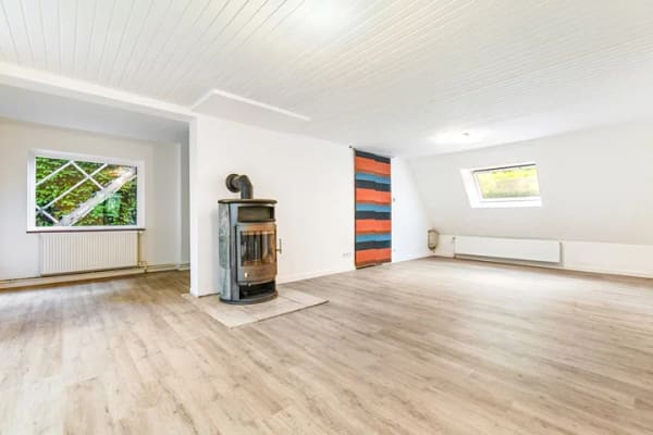 Immobilie in Wistedt - Traum für Pferdeliebhaber: Reetdachhaus mit angrenzenden Wald- und Weideflächen - Bild 1