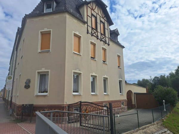 Immobilie in Crimmitschau - Charmantes Mehrfamilienhaus im Herzen von Crimmitschau! - Bild 0