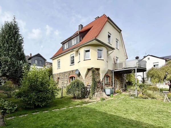 Immobilie in Bad Wildungen - Einfamilienhaus mit historischem Charme und liebevoll gestaltetem Garten - Bild 1