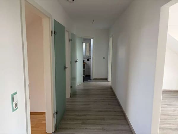 Immobilie in Lengdorf - 3,5-Zimmer Dachgeschoss Wohnung mit Loggia in Erding - Bild 2