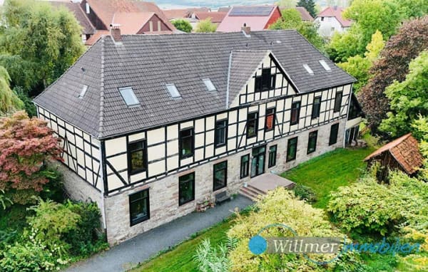 Immobilie in Hardegsen - Historischer Charme trifft modernen Wohnkomfort - Exklusive Altbauwohnung mit separatem Atelier in Hevensen - Bild 0