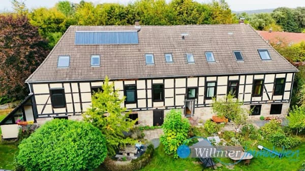 Immobilie in Hardegsen - Historischer Charme trifft modernen Wohnkomfort - Exklusive Altbauwohnung mit separatem Atelier in Hevensen - Bild 1