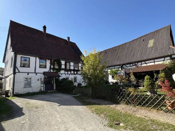 Immobilie in Schelklingen - Historisches Juwel mit Potenzial: Denkmalgeschütztes Wohnhaus & Scheune - Bild 0