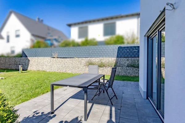 Immobilie in Heilsbronn - Einzugsbereit: Modernes, freistehendes Einfamilienhaus auf 3 Ebenen mit Südterrasse in Heilsbronn - Bild 3