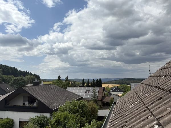 Immobilie in Schlangenbad - Attraktives freistehendes Einfamilienhaus mit großem Garten und Weitblick in schöner Ortsrandlage - Bild 2