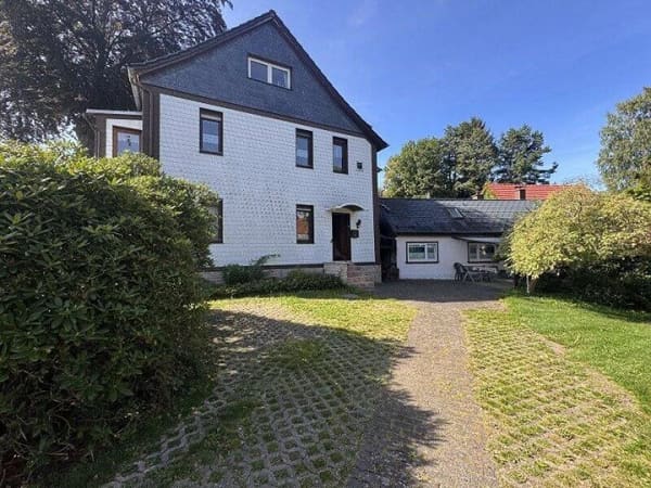Immobilie in Bad Tabarz - Seltene Chance - Charmantes Wohnhaus mit Nebengelass im beliebten Bad Tabarz - Bild 2