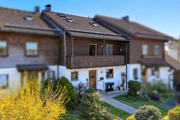 Immobilie in Wasserburg am Inn - Sofort bezugsfrei: Charmantes Reihenmittelhaus mit PV-Anlage, Kamin & traumhaftem Blick ins Grüne - Bild 4