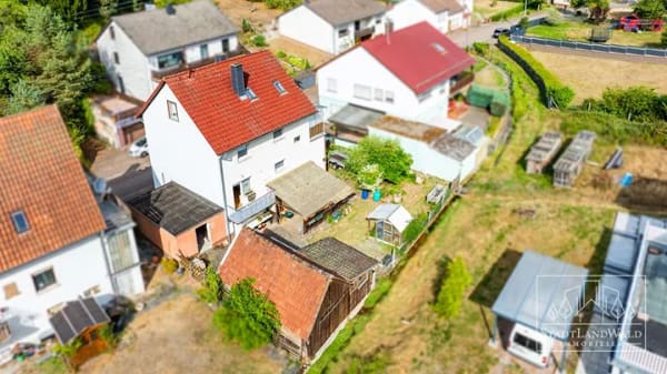 Immobilie in Lemberg - Gepflegtes Zweifamilienhaus mit Garten am Bachlauf, Garage und viel Platz in Lemberg-Glashütte - Bild 3