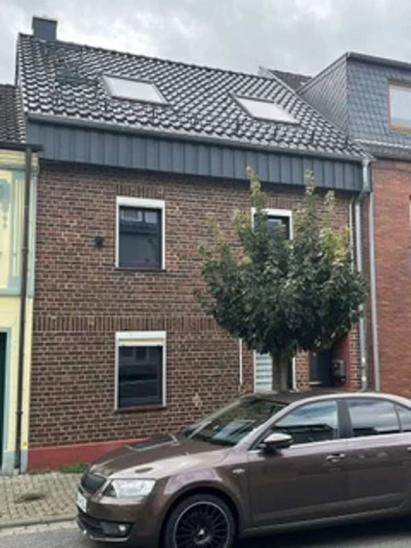 Immobilie in Niederzier - Teilmodernisiertes Einfamilienhaus in Niederzier - Bild 0