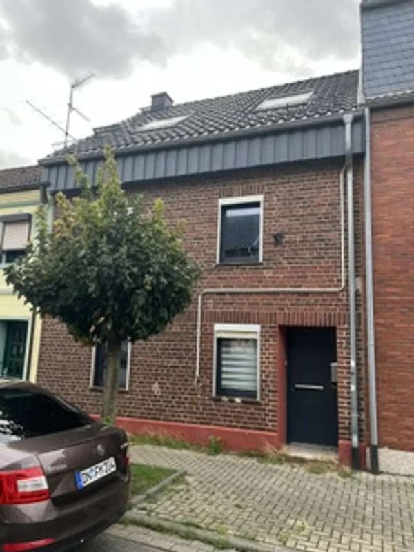 Immobilie in Niederzier - Teilmodernisiertes Einfamilienhaus in Niederzier - Bild 1
