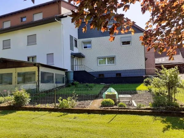 Immobilie in Ulrichstein - Gemeinschafts-/Mehrgenerationenwohnen ist hier möglich! - Bild 0