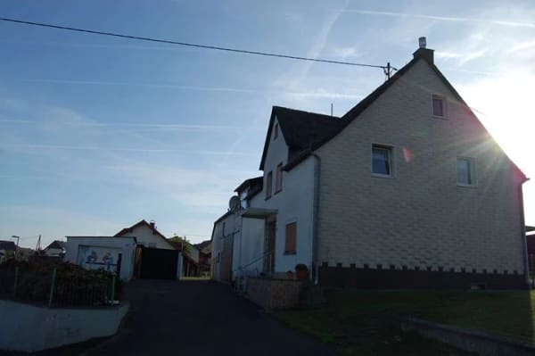 Immobilie in Auderath - "IN DER HERRLICHEN EIFEL - WOHNHAUS MIT ZWEI WOHNEINHEITEN - UND VIELSEITIGEN NUTZUNGSMÖGLICHKEITEN" - Bild 0