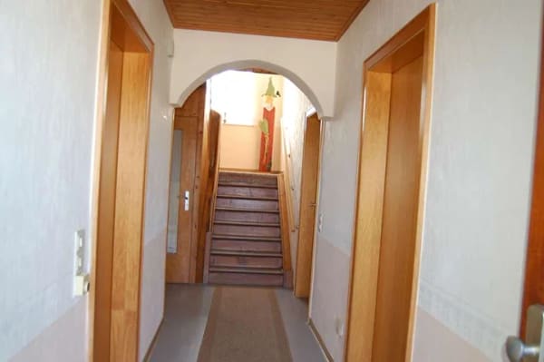 Immobilie in Auderath - "IN DER HERRLICHEN EIFEL - WOHNHAUS MIT ZWEI WOHNEINHEITEN - UND VIELSEITIGEN NUTZUNGSMÖGLICHKEITEN" - Bild 2