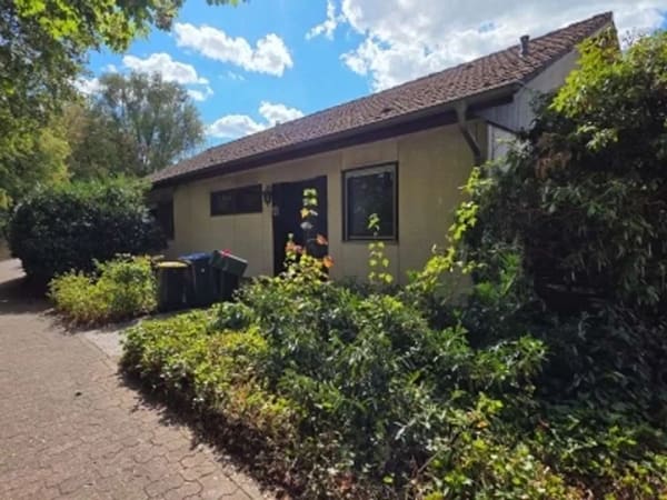 Immobilie in Saarlouis - *** Freistehender Winkelbungalow *** - Bild 0
