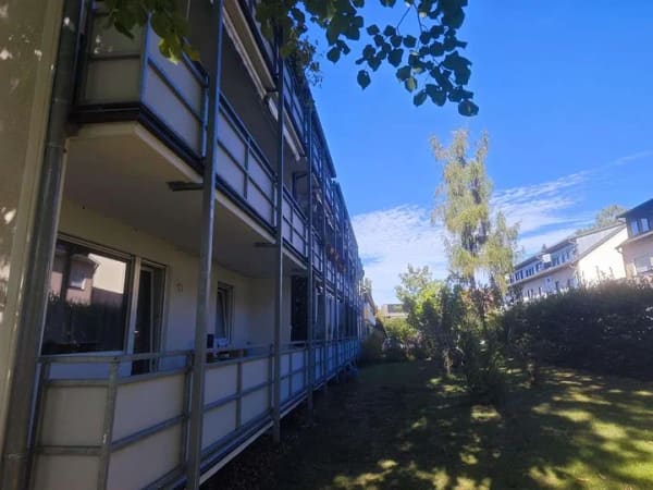 Immobilie in Feucht - Sanierte gehobene Wohnung mit Tageslichtbad und Stellplatz in Naturnähe - Bild 1