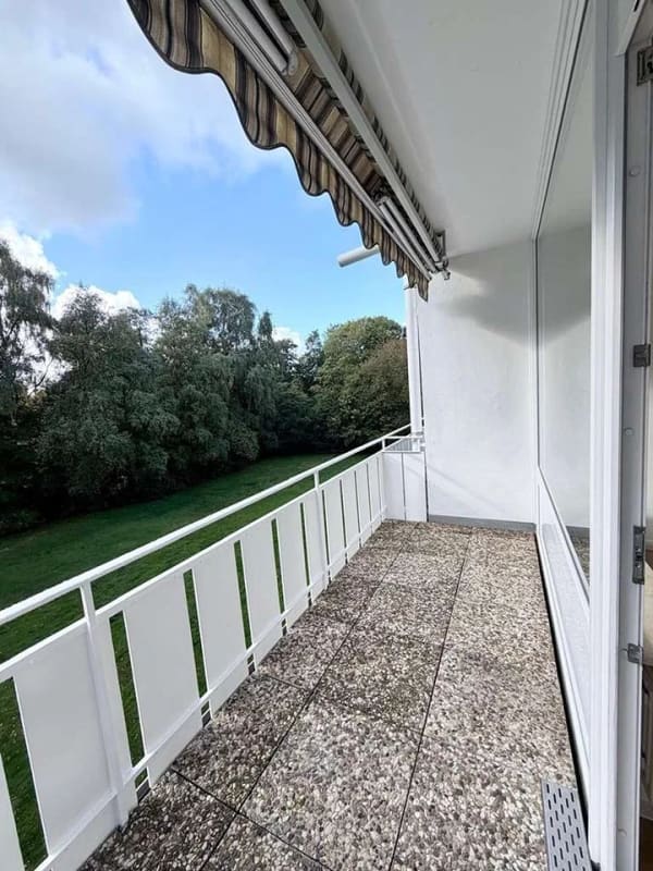 Immobilie in Rellingen - 1-Zi.-Wohnung: hochwertig saniert, inkl. neuer Qualitätseinbauküche, neuem Bad und Stellplatz - Bild 0