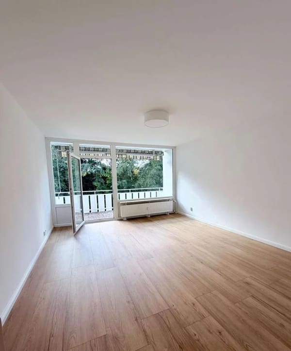 Immobilie in Rellingen - 1-Zi.-Wohnung: hochwertig saniert, inkl. neuer Qualitätseinbauküche, neuem Bad und Stellplatz - Bild 1