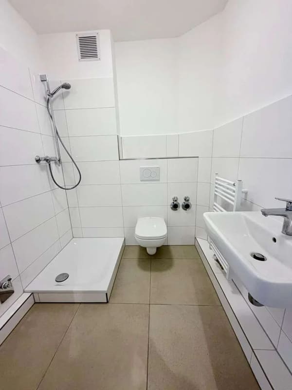 Immobilie in Rellingen - 1-Zi.-Wohnung: hochwertig saniert, inkl. neuer Qualitätseinbauküche, neuem Bad und Stellplatz - Bild 4