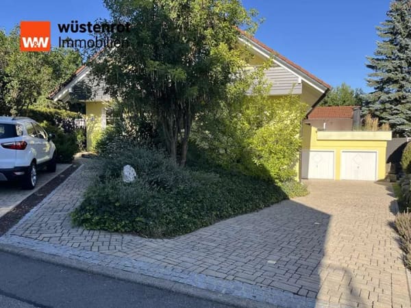 Immobilie in Jettingen - Exclusives Wohnhaus mit 2 gepflegten Wohnungen in bester Wohnlage in Jettingen mit herrlichem Garten - Bild 1