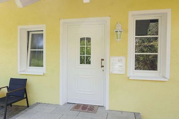 Immobilie in Jettingen - Exclusives Wohnhaus mit 2 gepflegten Wohnungen in bester Wohnlage in Jettingen mit herrlichem Garten - Bild 3