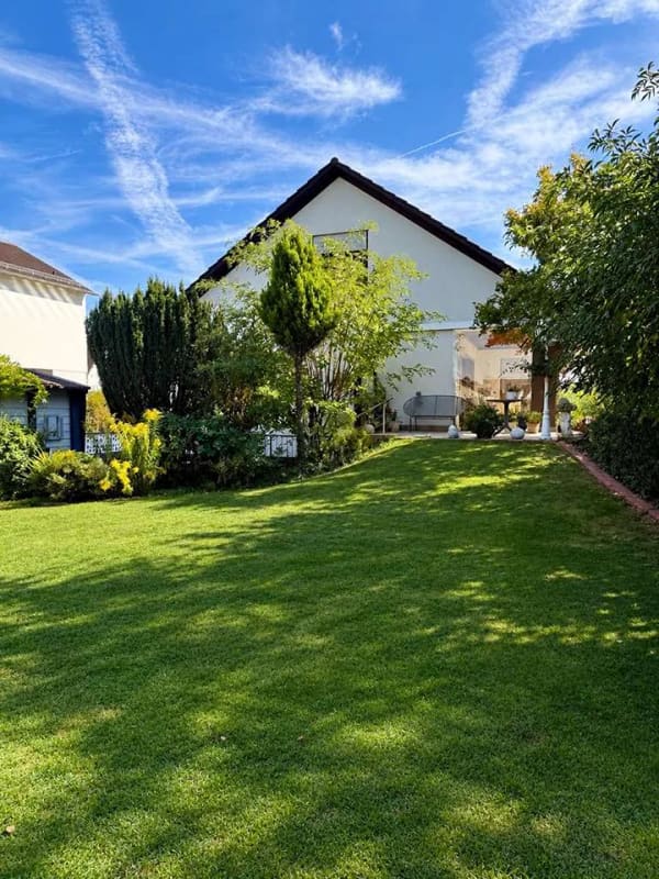 Immobilie in Hochdorf-Assenheim - Großzügiges Wohnhaus auf 1.069 m² Grundstück – ca. 238 m² Wohnfläche und umfangreiche Nutzflächen - Bild 0