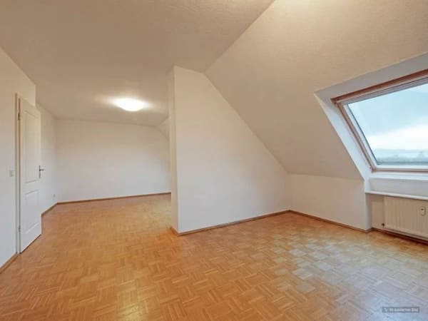 Immobilie in Marburg - Dachgeschosswohnung mit Balkon und Schlossblick in gepflegtem Ambiente - Bild 0