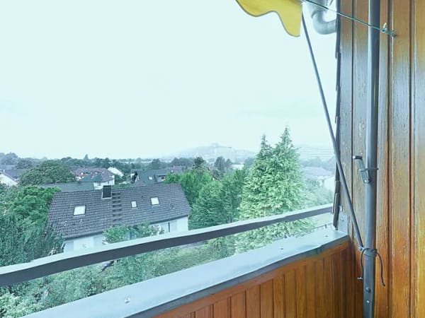 Immobilie in Marburg - Dachgeschosswohnung mit Balkon und Schlossblick in gepflegtem Ambiente - Bild 2
