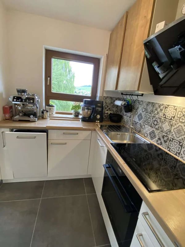 Immobilie in Pfedelbach - Exklusive 2-Zimmer-Wohnung mit Balkon und Einbauküche und Pkw Stellplatz - Bild 1