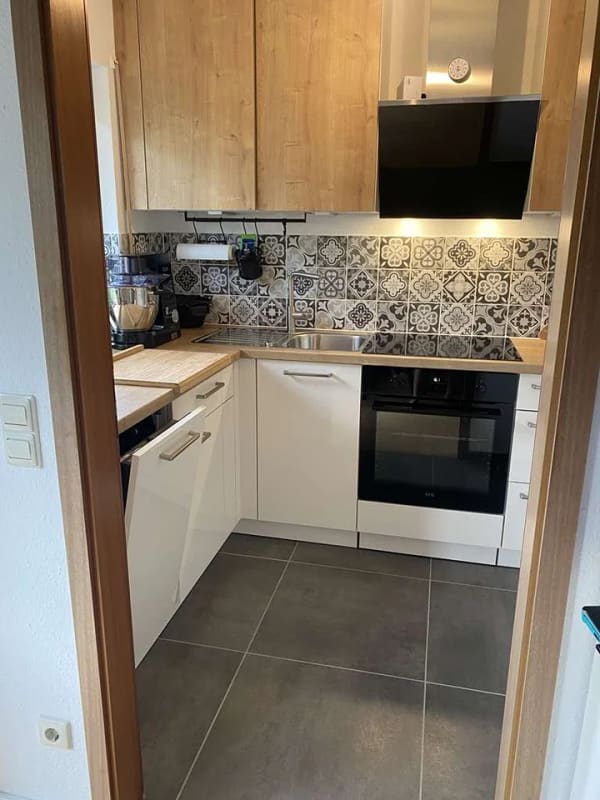 Immobilie in Pfedelbach - Exklusive 2-Zimmer-Wohnung mit Balkon und Einbauküche und Pkw Stellplatz - Bild 2
