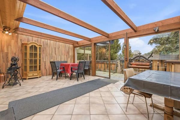 Immobilie in Swisttal - Gebäudeensemble mit 3 Wohneinheiten und vielen Möglichkeiten auf 2.383 m² Grund in Odendorf - Bild 2