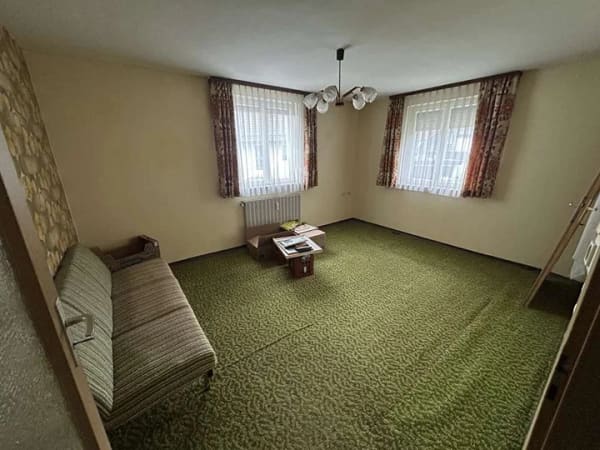 Immobilie in Königsbronn - Freistehendes Zweifamilienhaus mit Einliegerwohnung und viel Entwicklungspotenzial - Bild 3