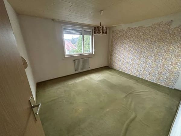 Immobilie in Königsbronn - Freistehendes Zweifamilienhaus mit Einliegerwohnung und viel Entwicklungspotenzial - Bild 4