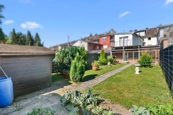 Immobilie in Alsdorf - Überraschend viel Platz: Familienhaus mit Garten und flexibler Aufteilung - Bild 0