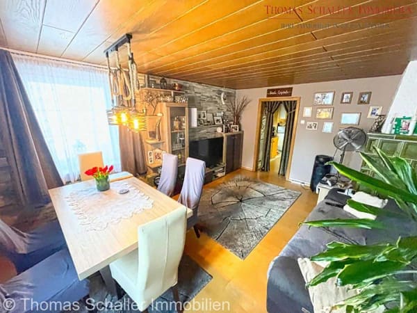 Immobilie in Nittenau - Wohnhaus mit viel Entfaltungsspielraum, PV und großer Garage/Werkstatt in zentraler Lage v. Nittenau - Bild 4