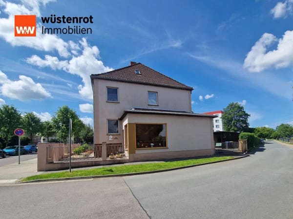Immobilie in Hohenmölsen - Hohenmölsen-  Viel Platz im gepflegten Ein-oder zwei Familienhaus+ Ladengeschäft - Bild 0